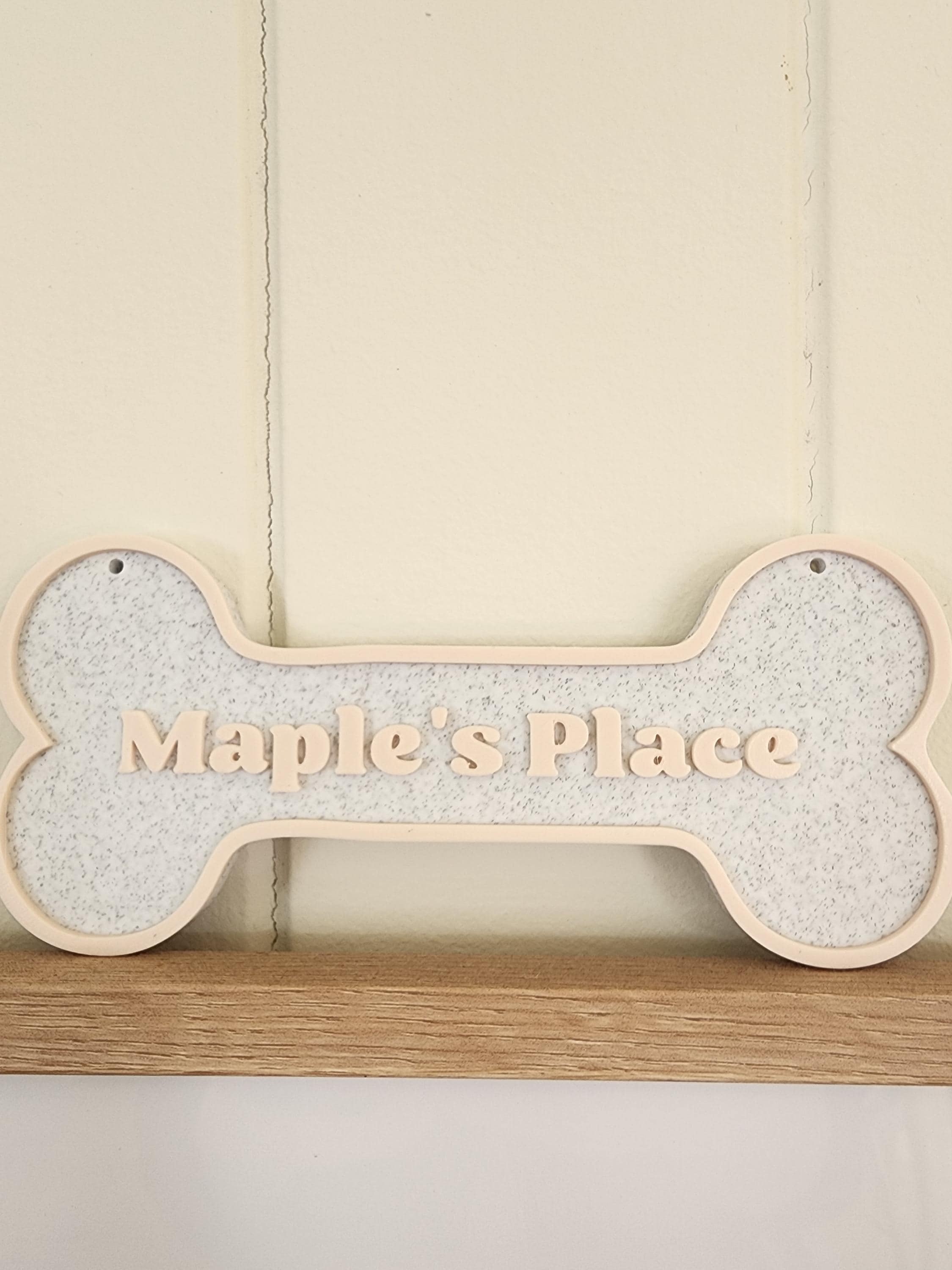 Personalised Dog Crate Sign – Custom Bone-Shaped Kennel Nameplate, Pet Crate Tag Plaque, Dog Kennel Decor