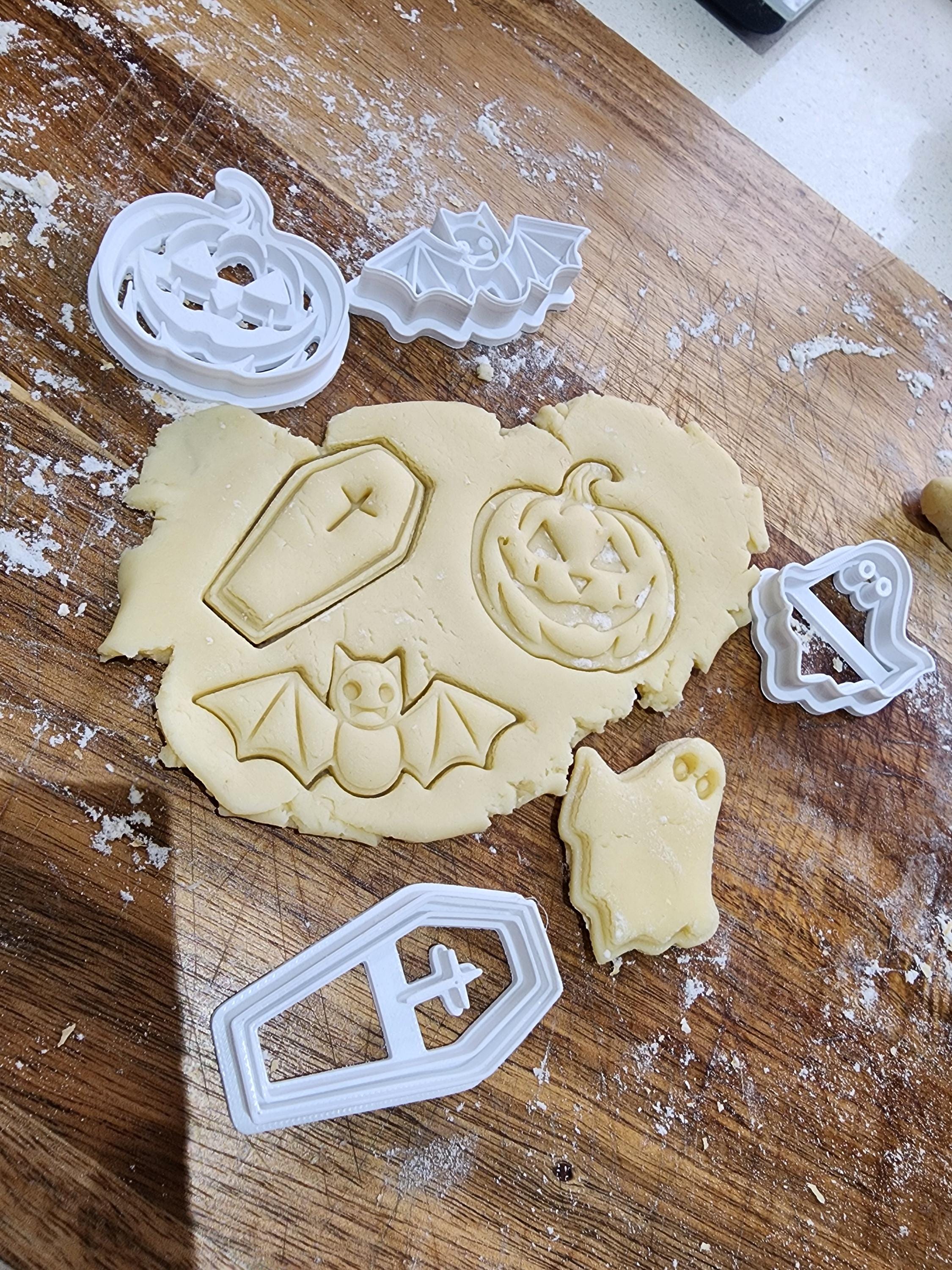 Halloween Dog Treat Cutters (4pk): Bat, Ghost, Pumpkin, Coffin
