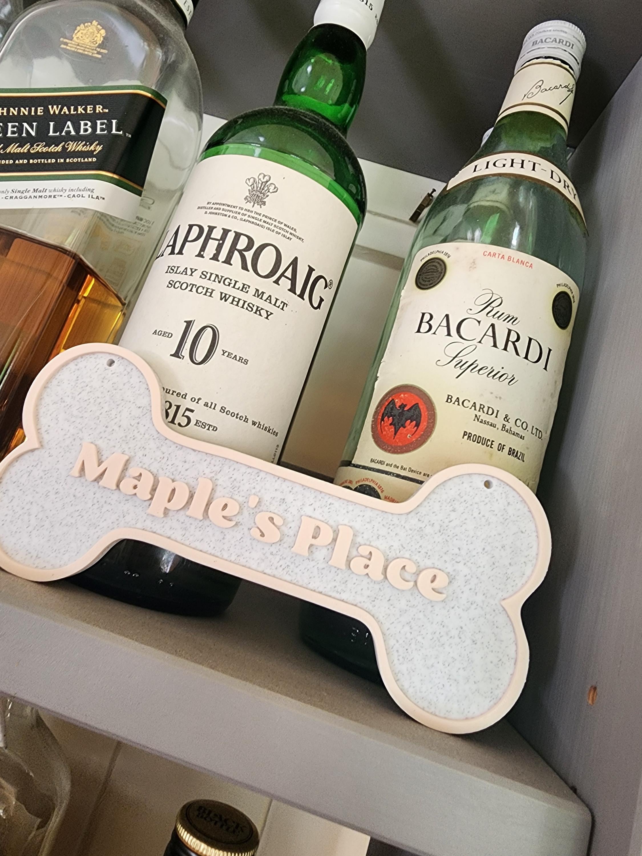 Personalised Dog Crate Sign – Custom Bone-Shaped Kennel Nameplate, Pet Crate Tag Plaque, Dog Kennel Decor